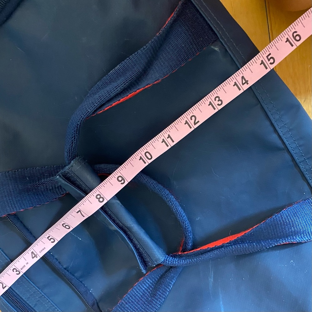 Tommy Hilfiger duffel bag - Picture 6 of 8
